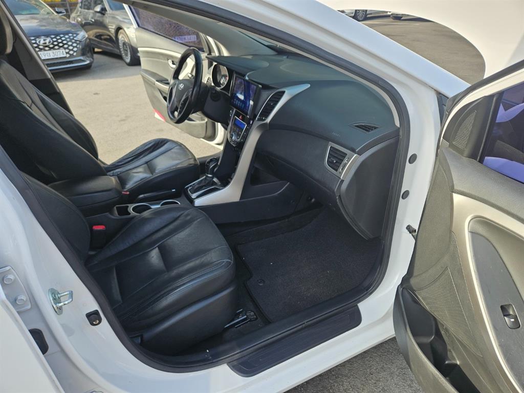 HYUNDAI i30 2013 Blanco - Importación desde Corea - HF Imports Iquique - Foto 17