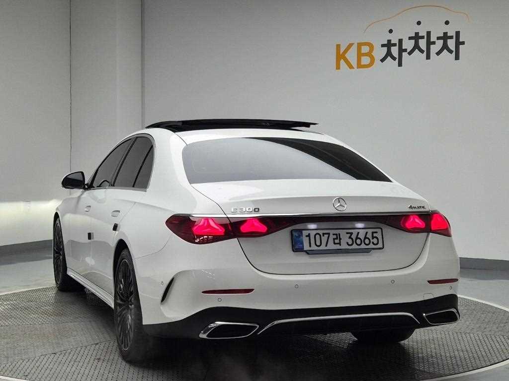 Mercedes Benz E class - Vista 2