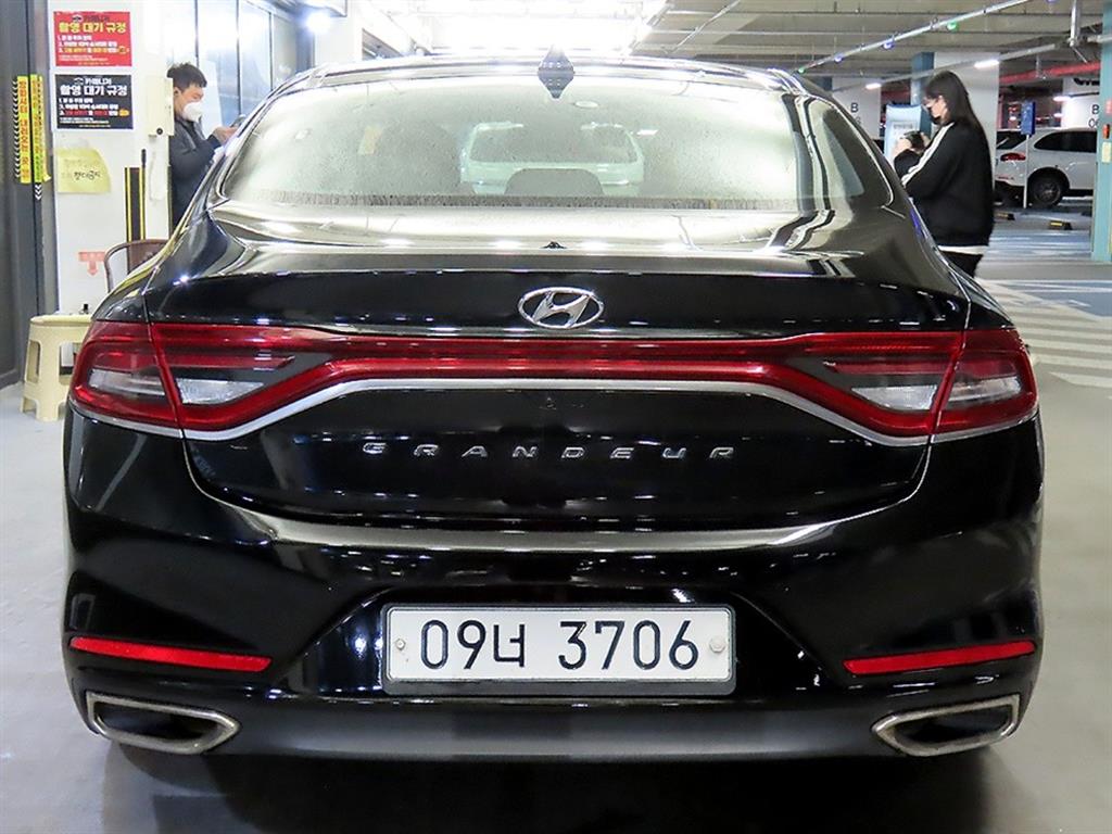 HYUNDAI Grandeur - Vista 5