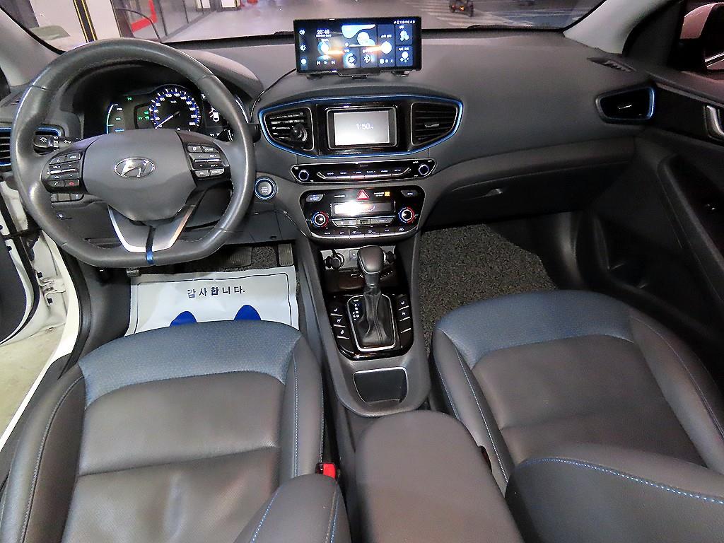 HYUNDAI Ioniq - Vista 10