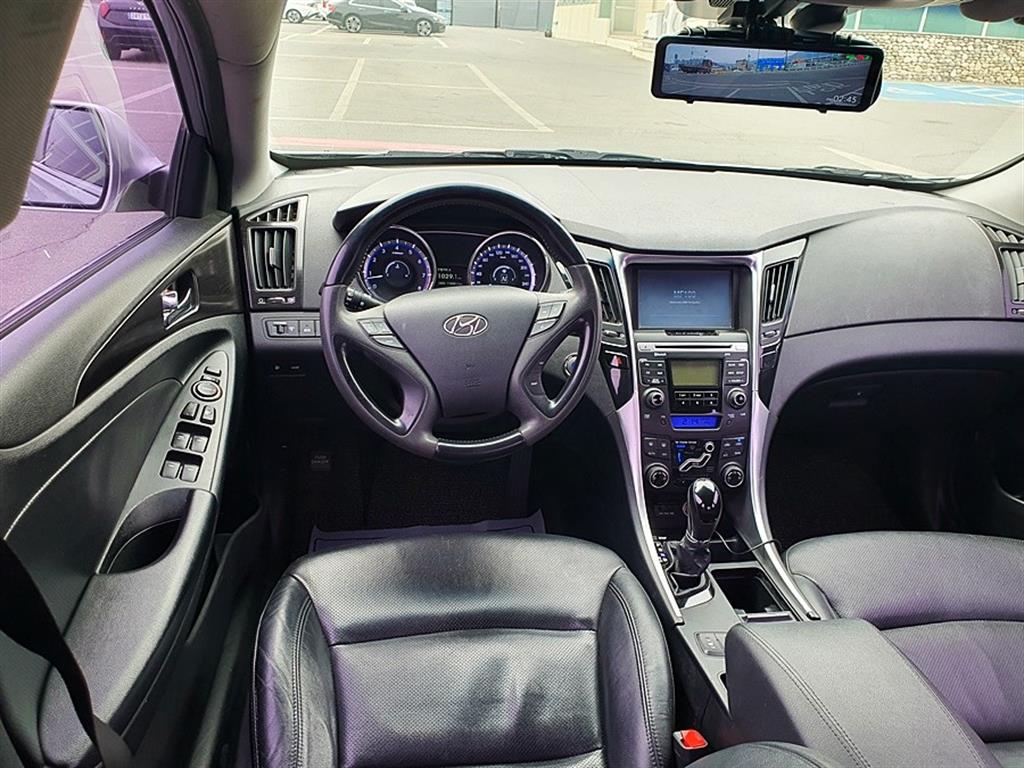 HYUNDAI Sonata - Vista 10