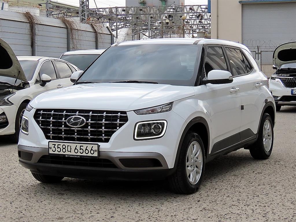 HYUNDAI Venue - Vista 2