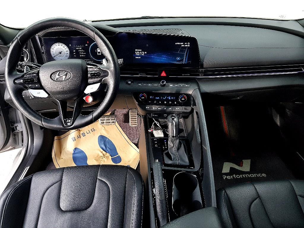 HYUNDAI Avante - Vista 5