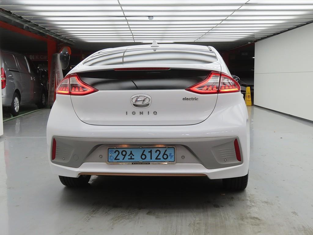 HYUNDAI Ioniq - Vista 3