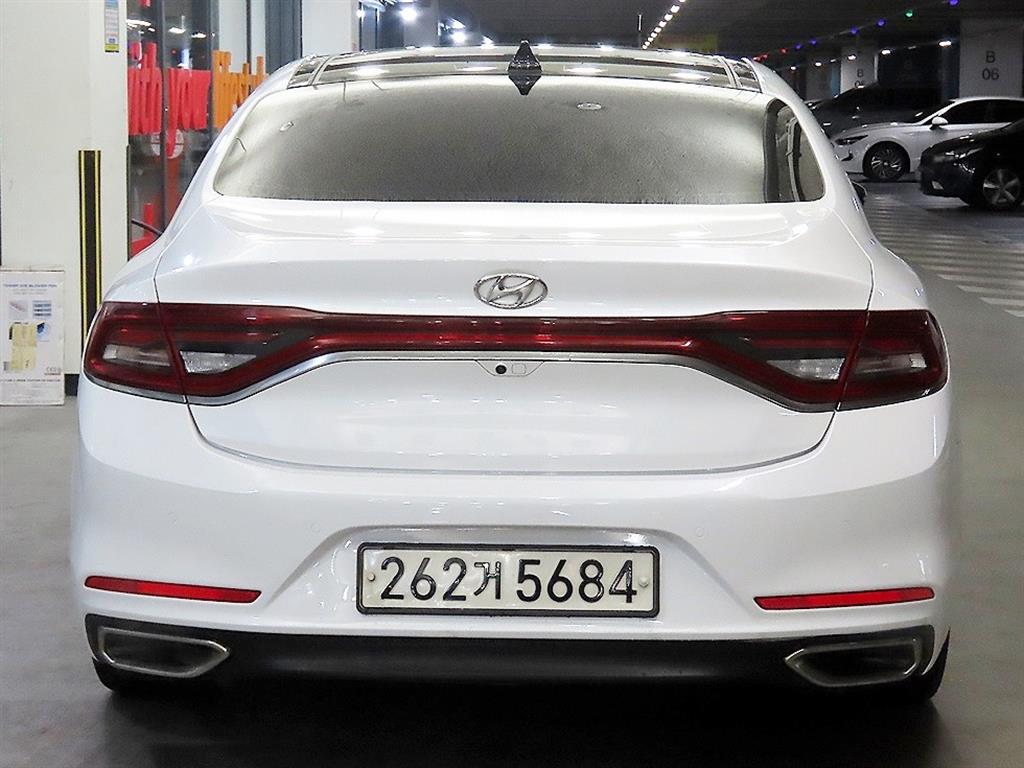 HYUNDAI Grandeur - Vista 5
