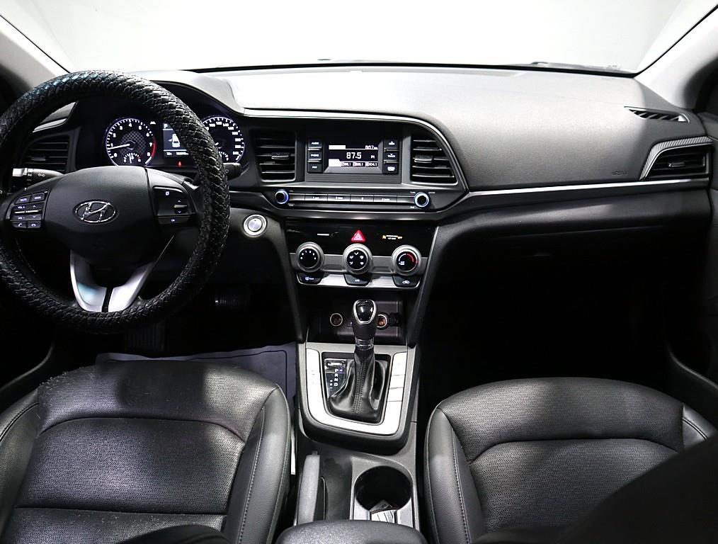 HYUNDAI Avante - Vista 5