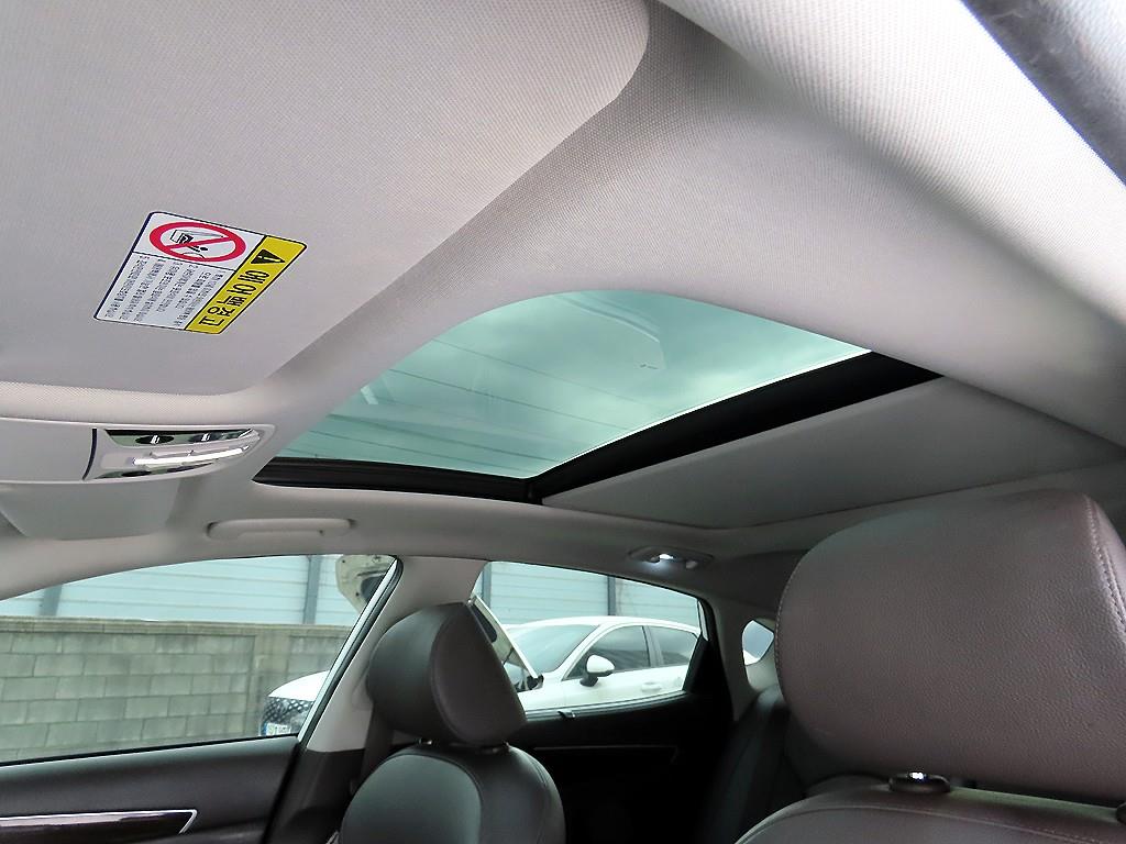 KIA K7 2019 Blanco - Importación desde Corea - HF Imports Iquique - Foto 17