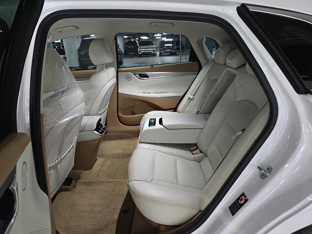 HYUNDAI Grandeur - Vista 7