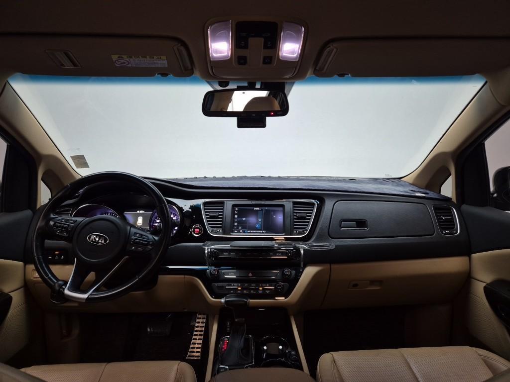 KIA Carnival - Vista 7