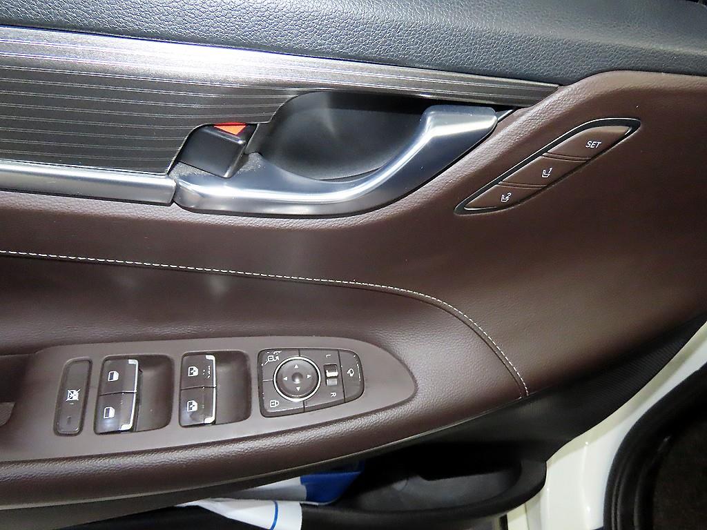 HYUNDAI Grandeur - Vista 12