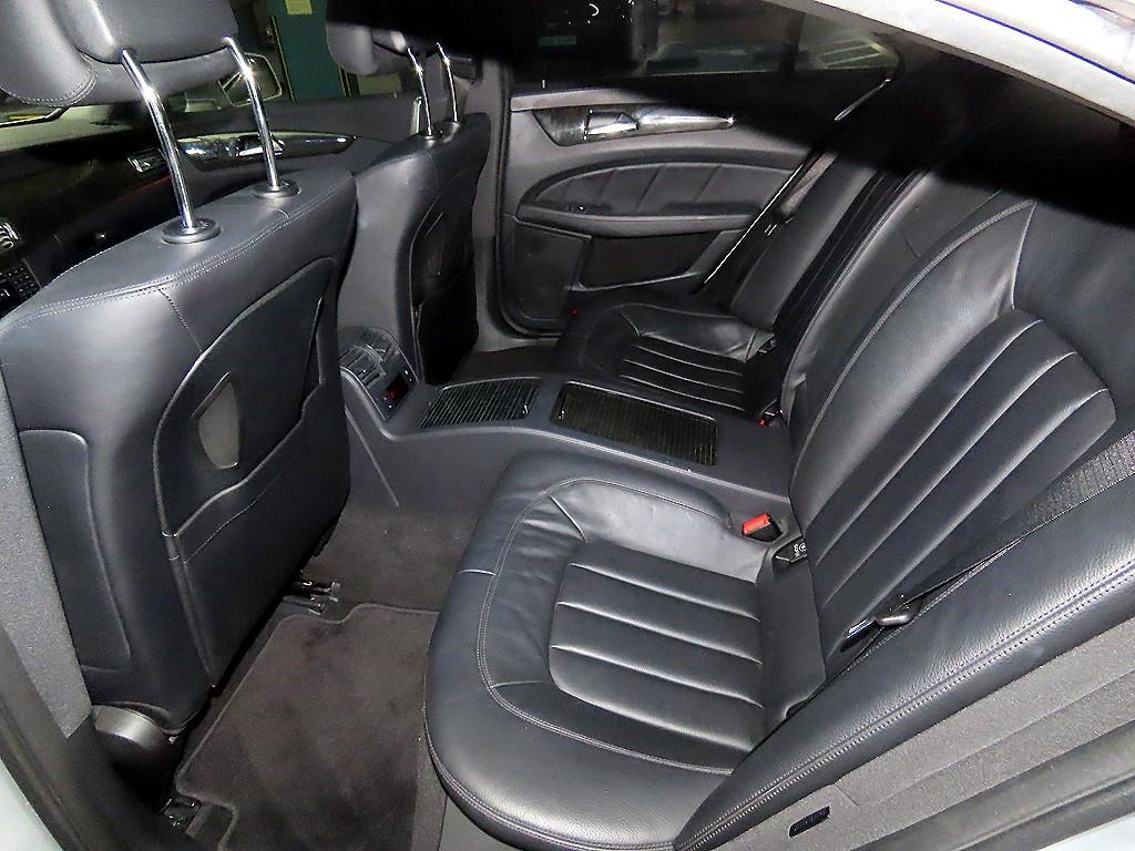 Mercedes Benz CLS Class - Vista 7