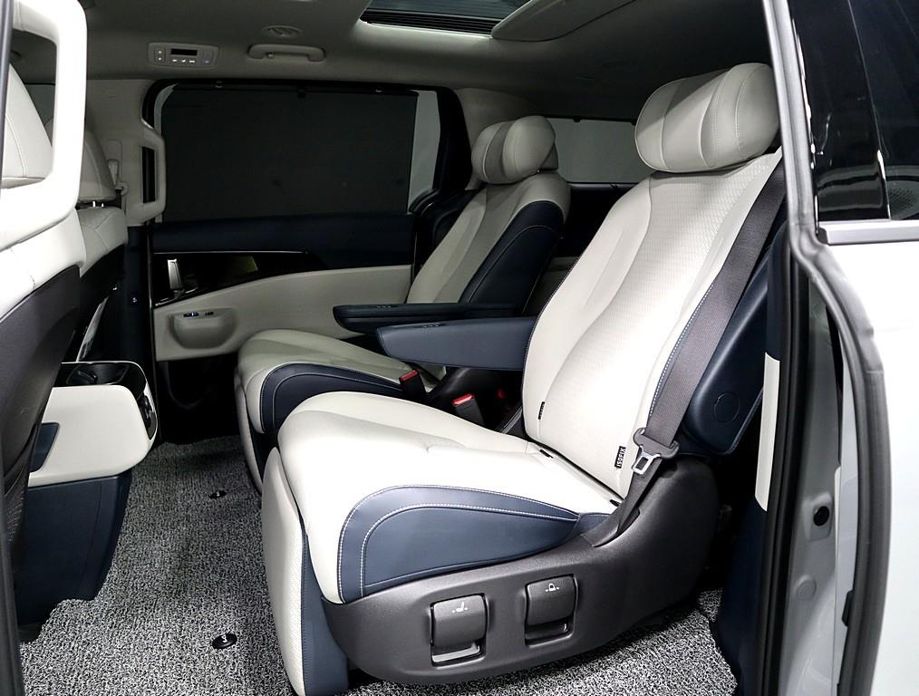 KIA Carnival - Vista 10