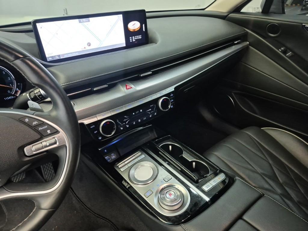 Genesis G80 - Vista 10