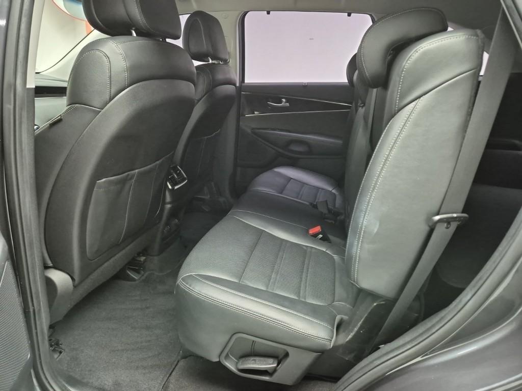 KIA Sorento - Vista 8