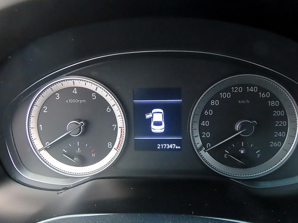 HYUNDAI Grandeur - Vista 9