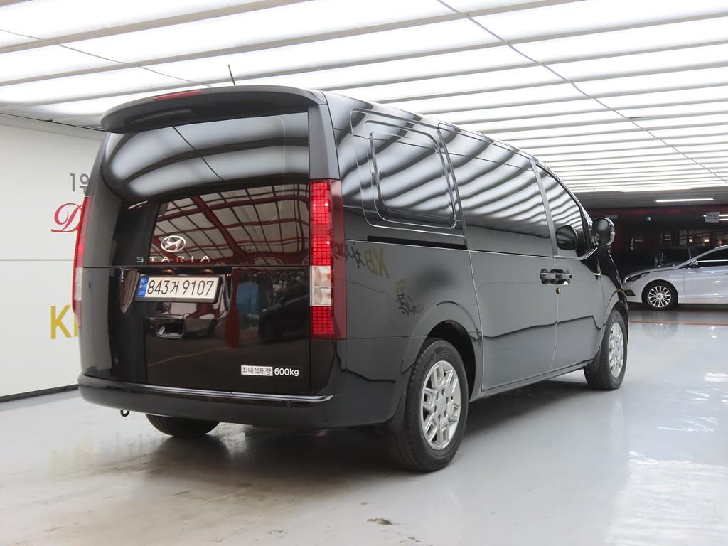 HYUNDAI Staria - Vista 4