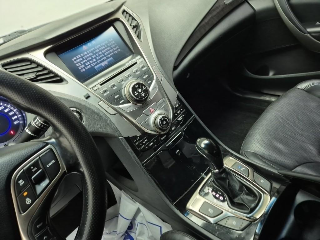 HYUNDAI Grandeur - Vista 10