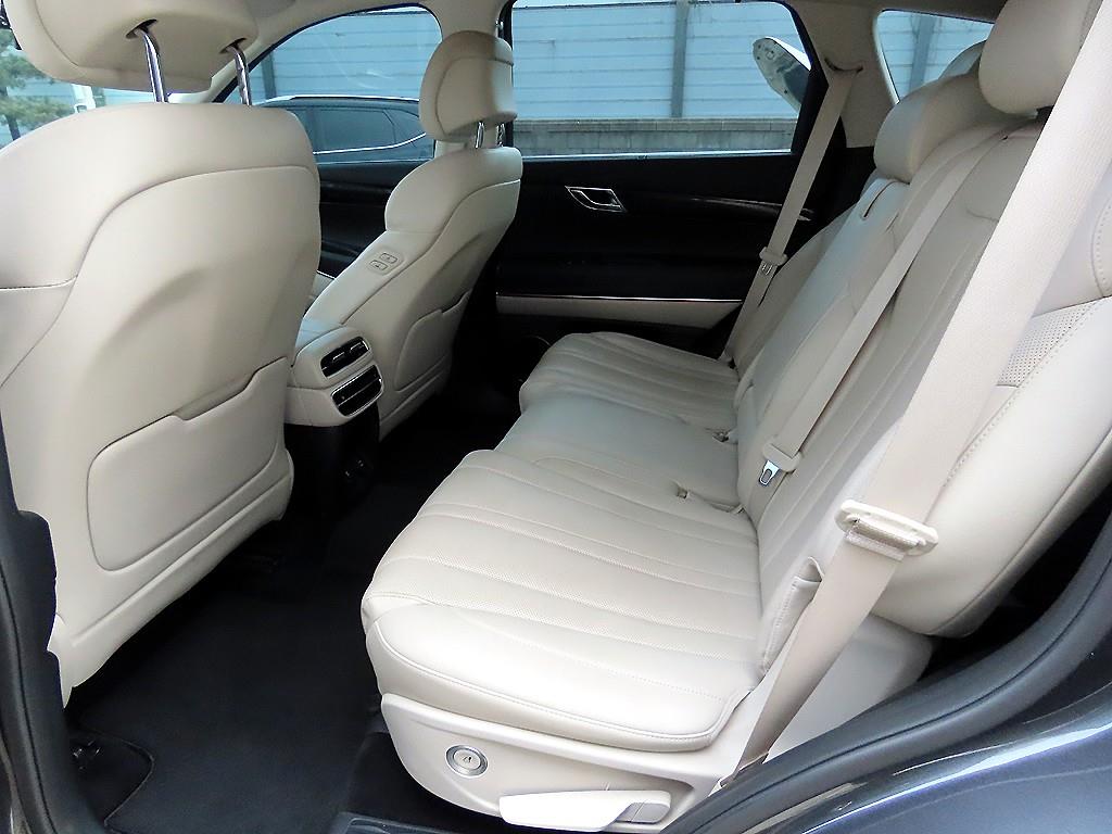 Genesis GV80 - Vista 6