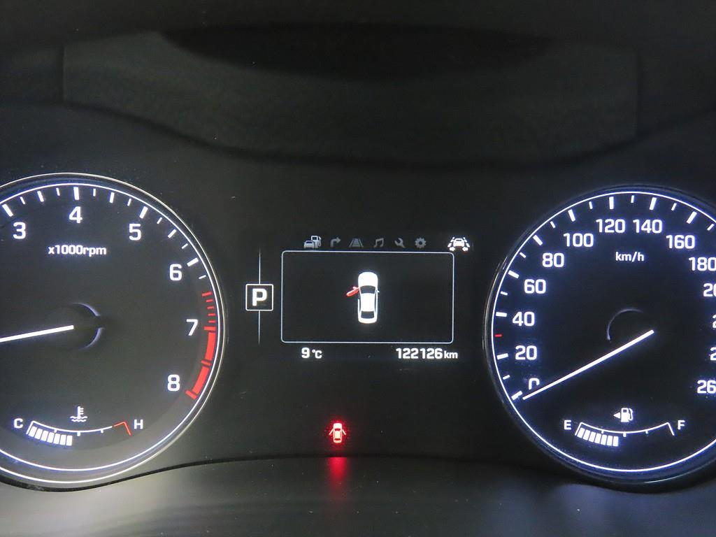 HYUNDAI Genesis - Vista 7