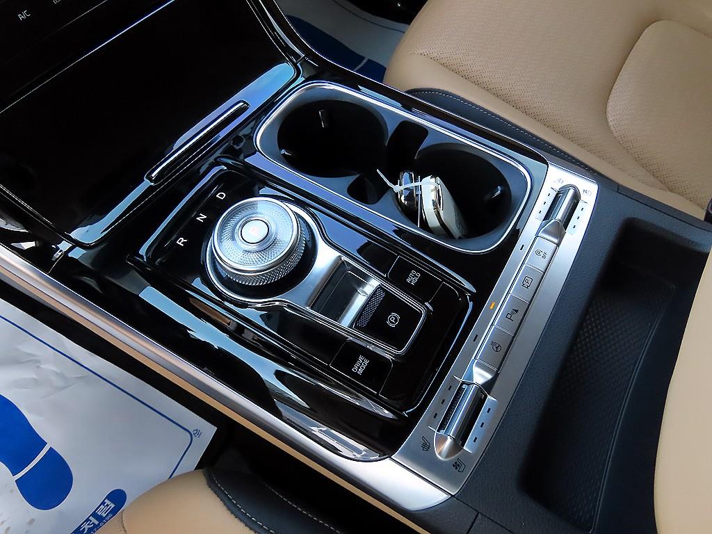 KIA Carnival - Vista 11