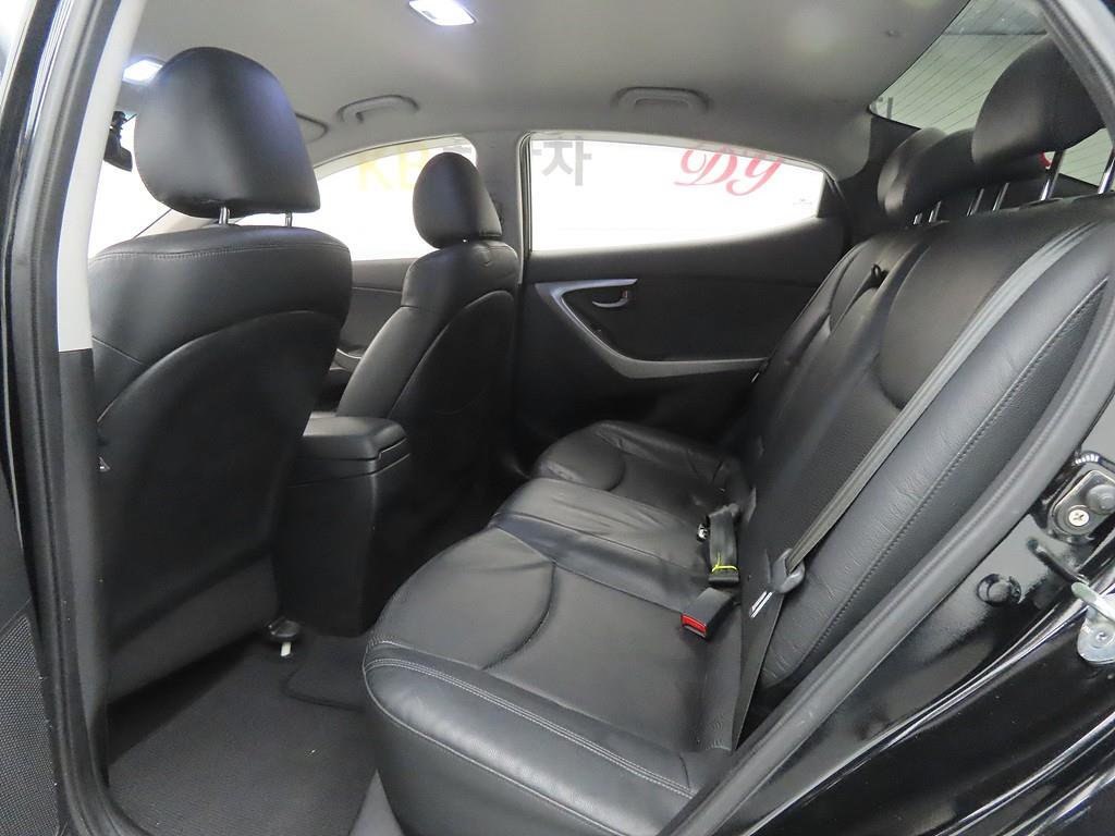 HYUNDAI Avante - Vista 6