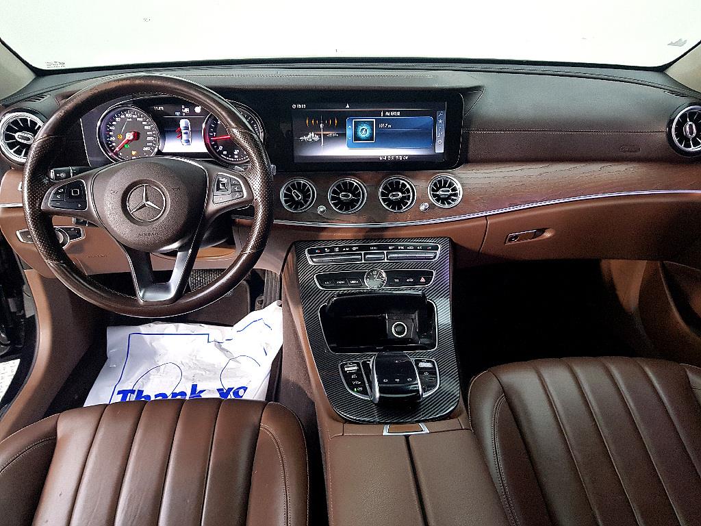 Mercedes Benz E class - Vista 5