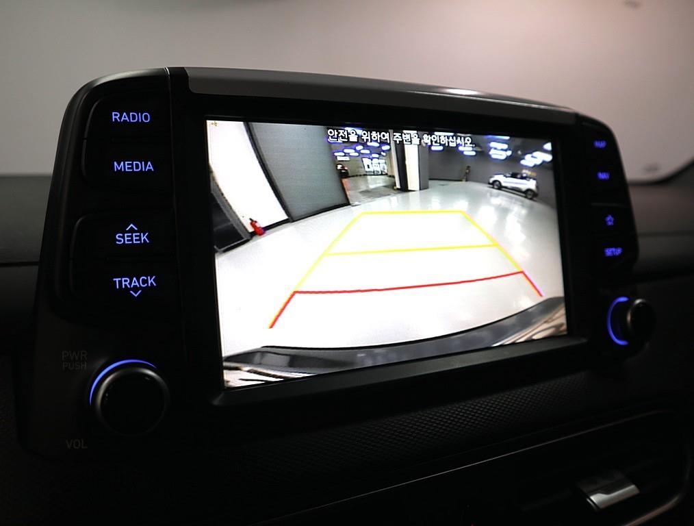 HYUNDAI Kona - Vista 12