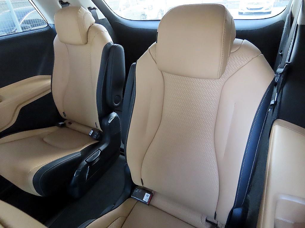 KIA Carnival - Vista 7