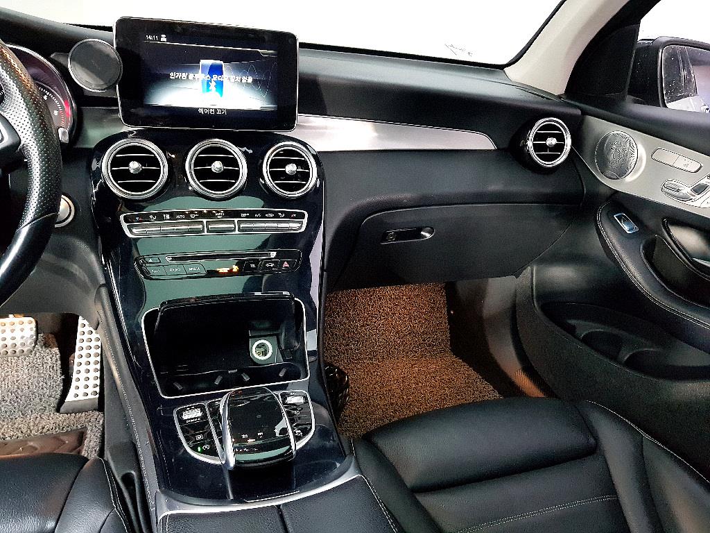 Mercedes Benz GLC Class - Vista 10