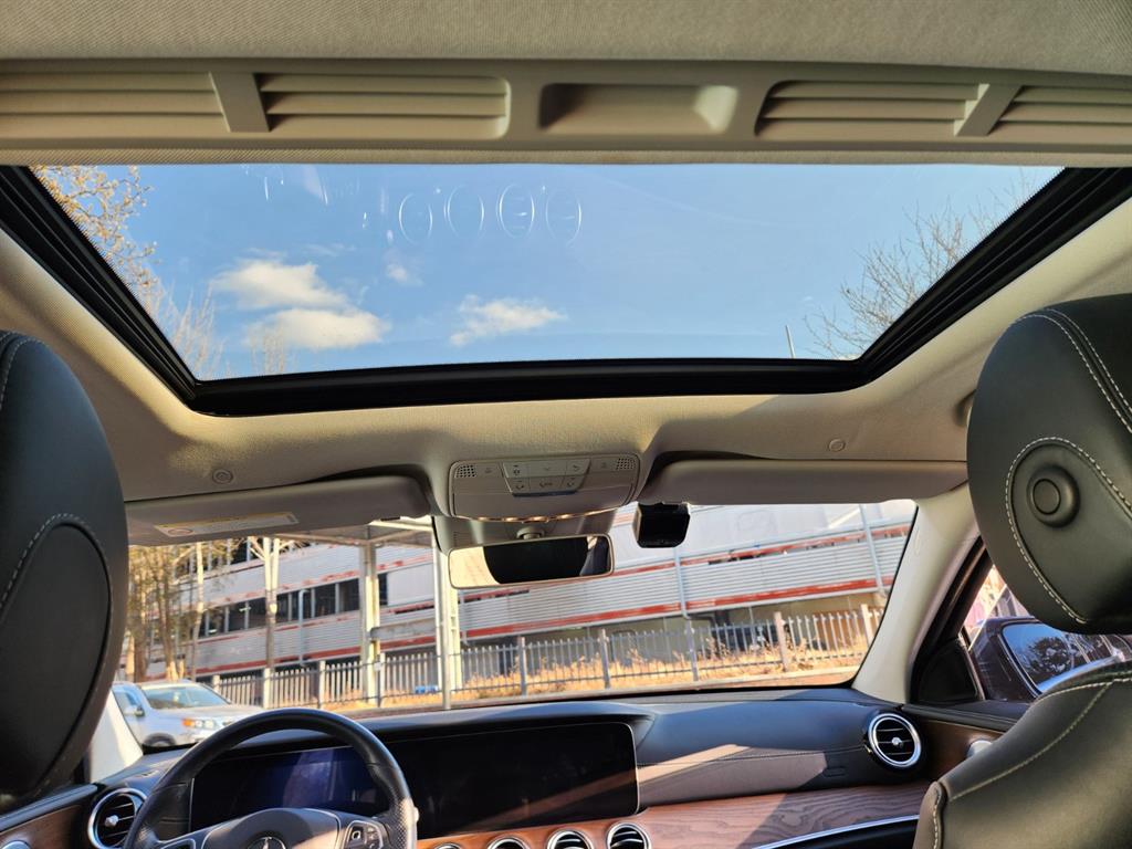 Mercedes Benz E class - Vista 9