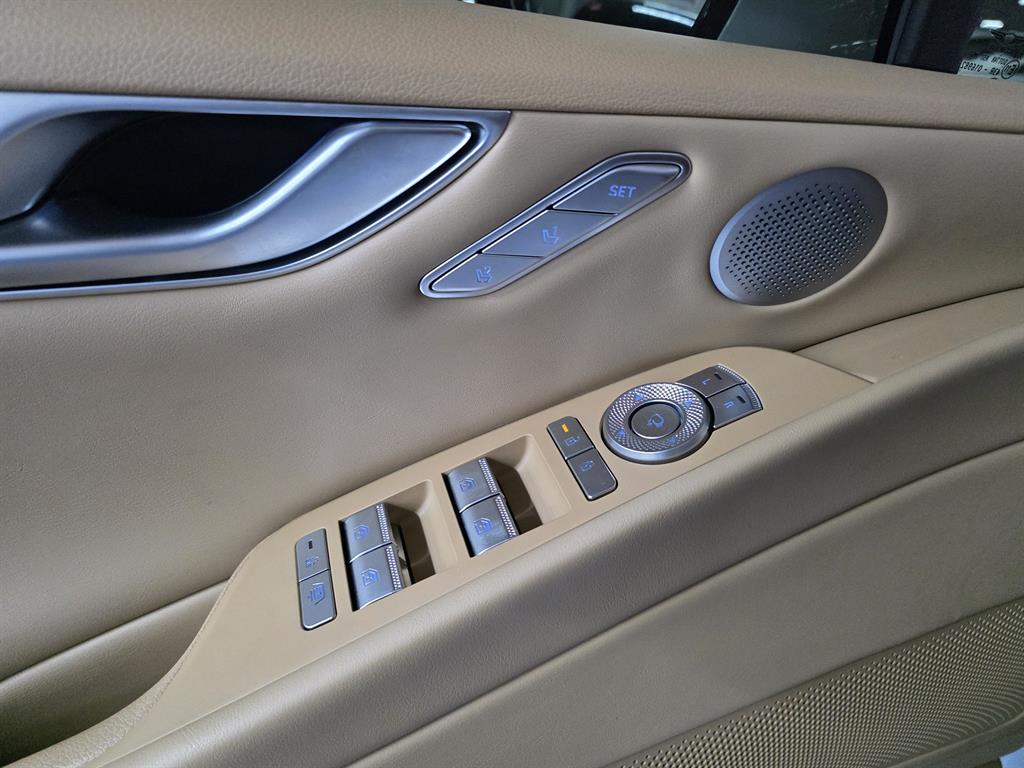 Genesis G80 - Vista 8