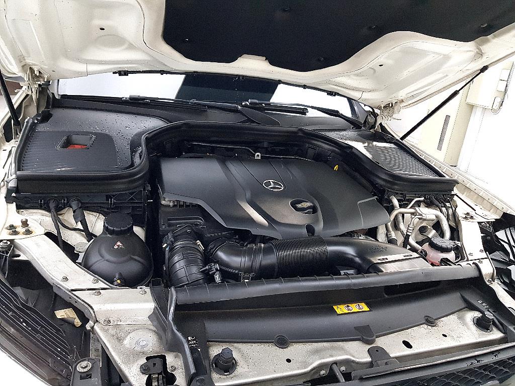 Mercedes Benz GLC Class - Vista 6