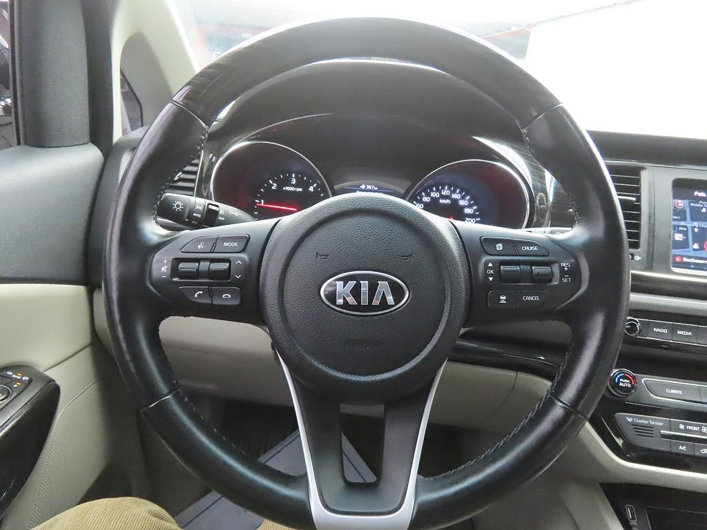 KIA Carnival - Vista 8