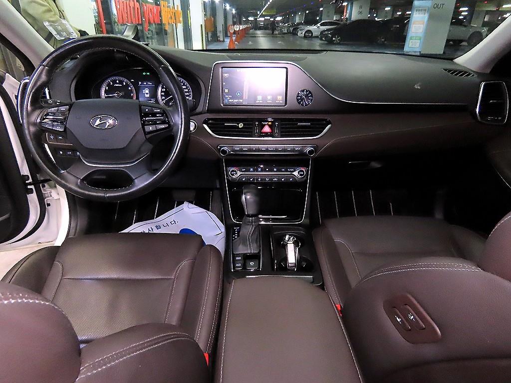 HYUNDAI Grandeur - Vista 10