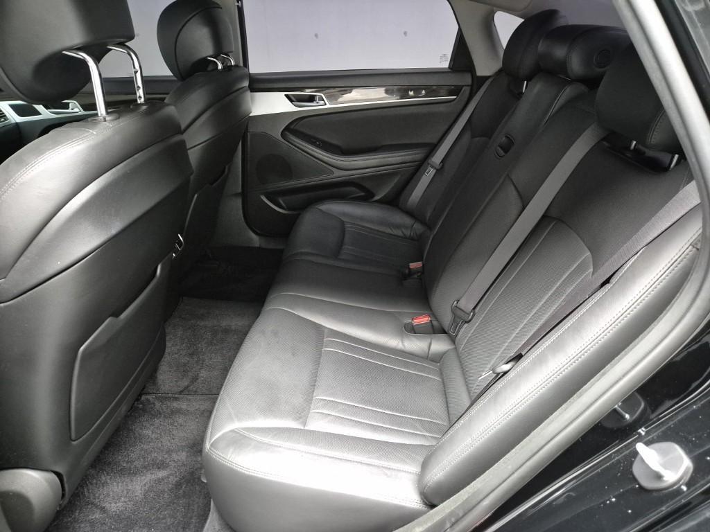 Genesis G80 - Vista 8