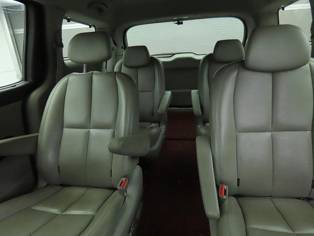KIA Carnival - Vista 9
