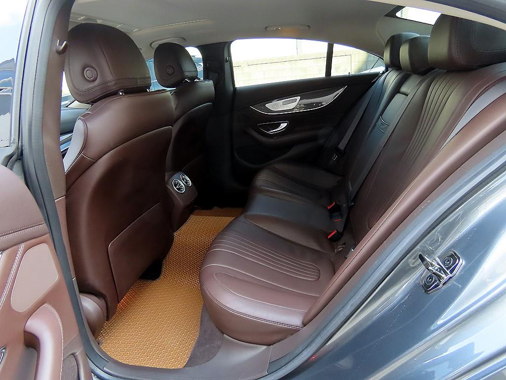 Mercedes Benz CLS Class - Vista 6