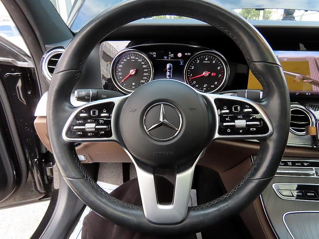 Mercedes Benz E class - Vista 8