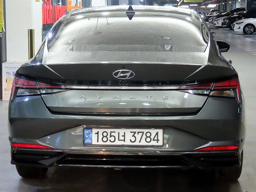 HYUNDAI Avante - Vista 5