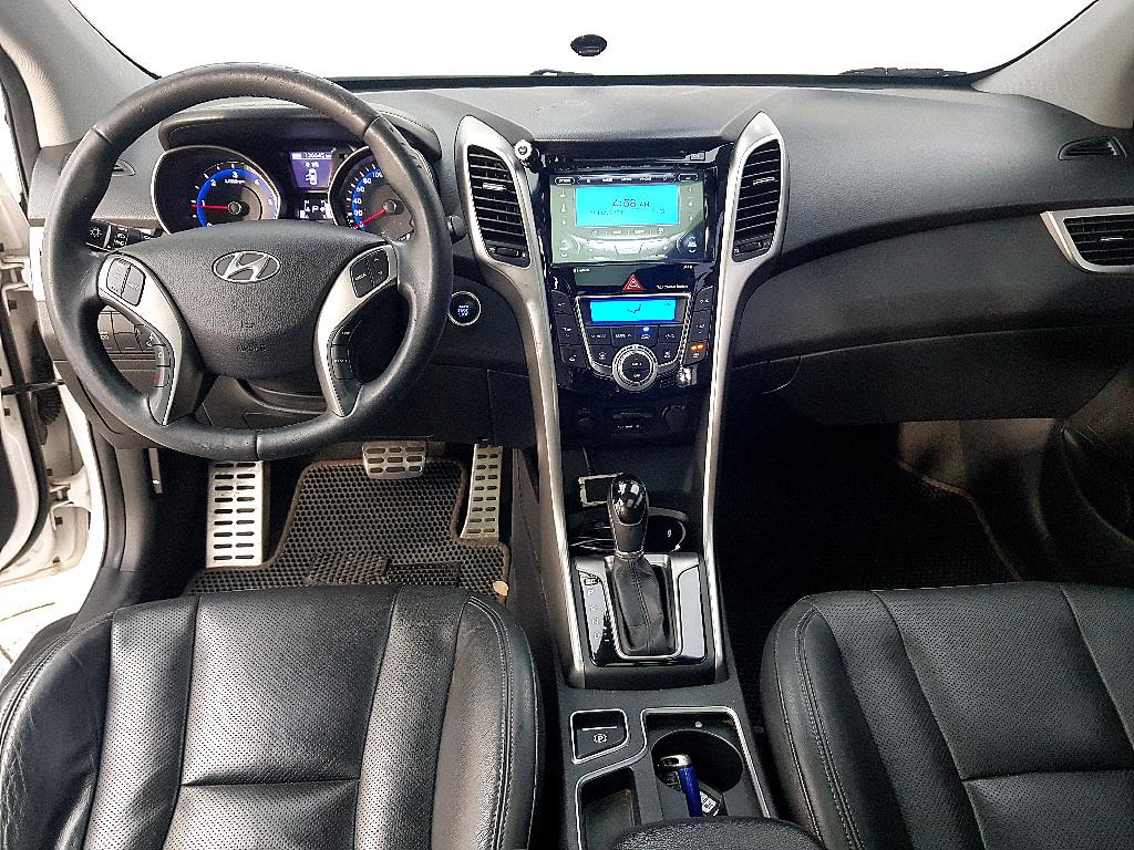 HYUNDAI i30 - Vista 5