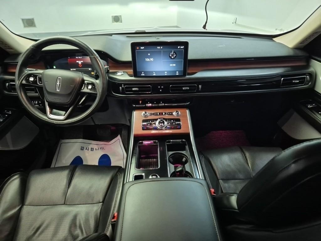 Lincoln Aviator - Vista 6