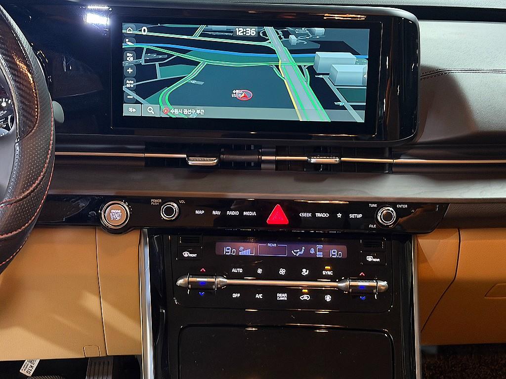 KIA Carnival - Vista 11