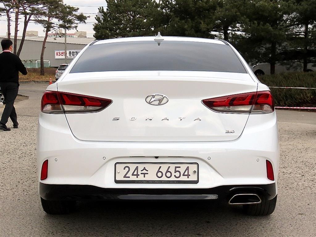 HYUNDAI Sonata - Vista 4