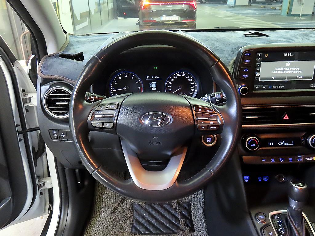HYUNDAI Kona - Vista 8