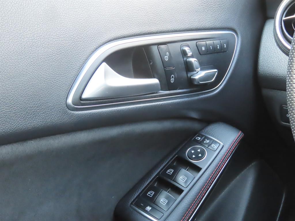 Mercedes Benz CLA Class 2019 Blanco - Importación desde Corea - HF Imports Iquique - Foto 13