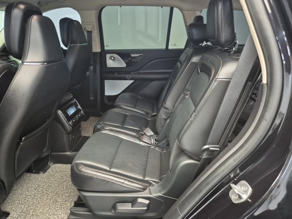 Lincoln Aviator - Vista 9