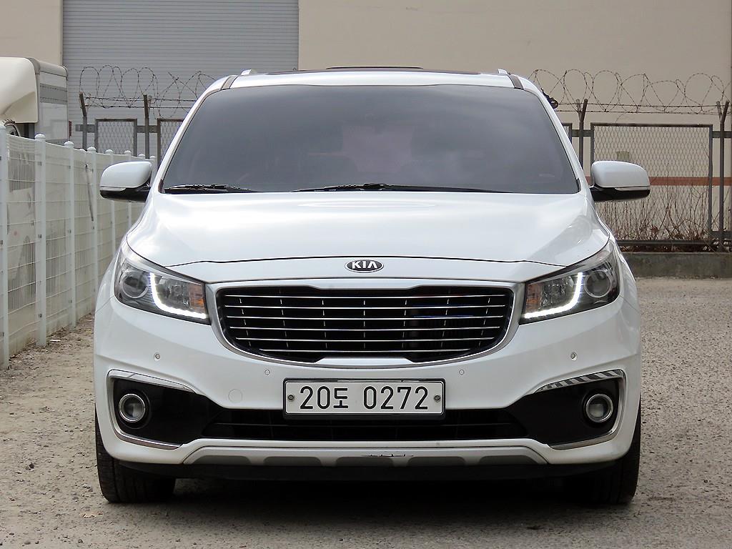 KIA Carnival 2017 Blanco - Importación desde Corea - HF Imports Iquique - Foto 1