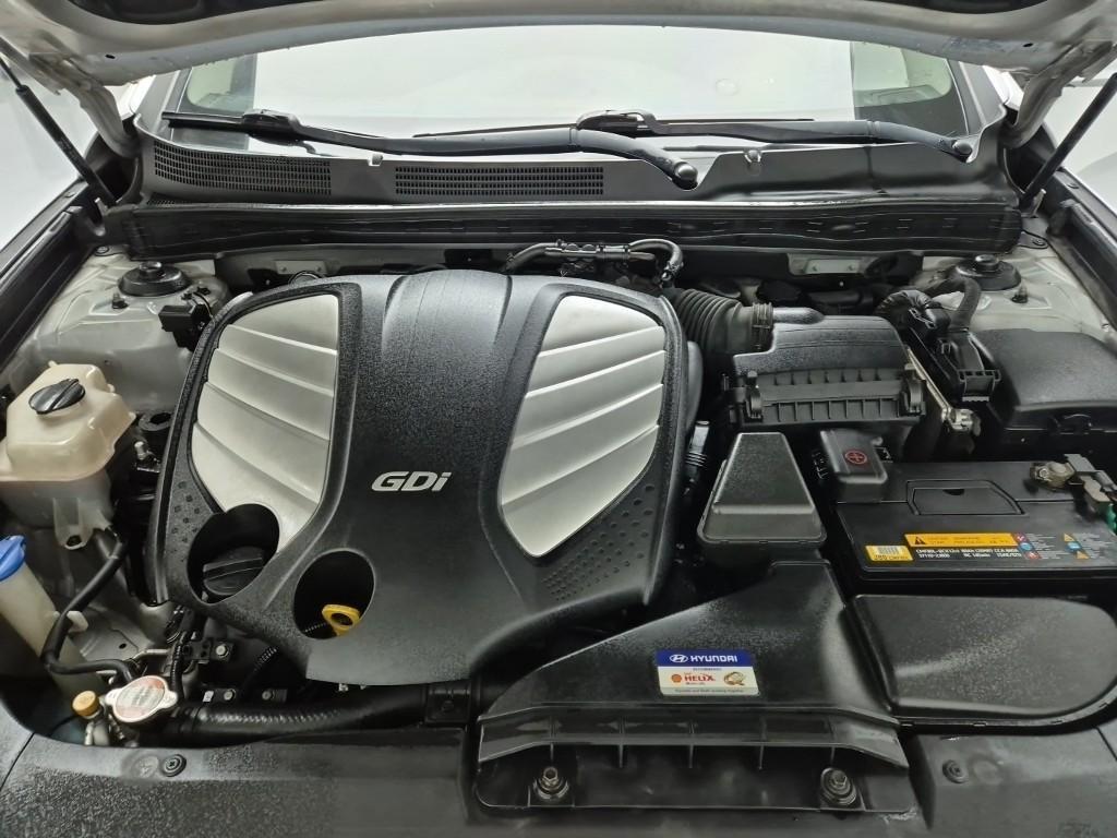 HYUNDAI Grandeur - Vista 5