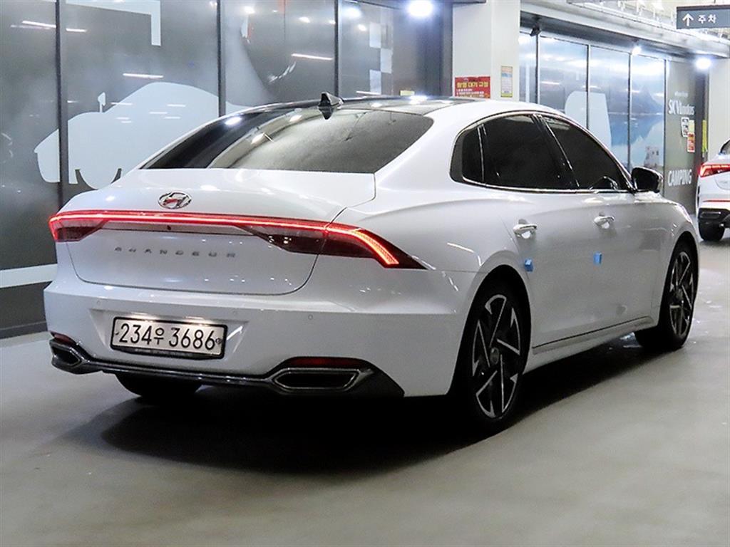 HYUNDAI Grandeur - Vista 4