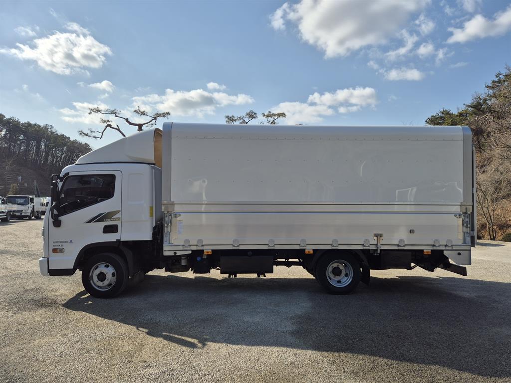 medium and large cargo truck - Vista 4